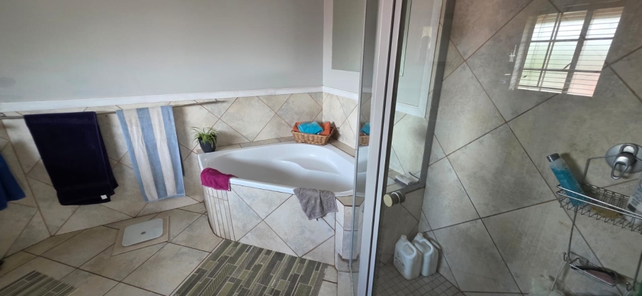 4 Bedroom Property for Sale in Miederpark North West